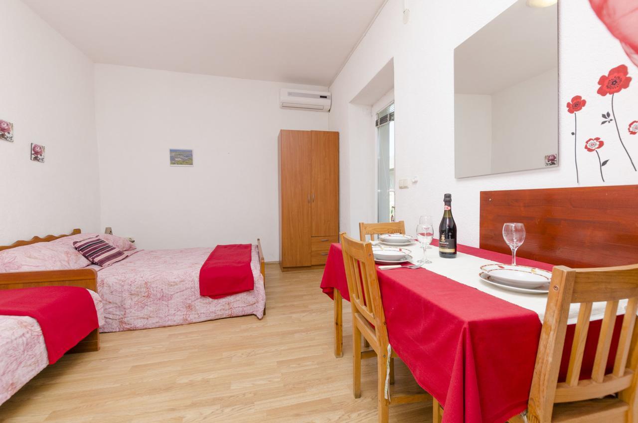 Apartments Ivana 宁 外观 照片