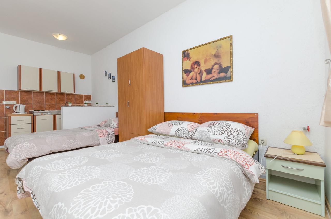 Apartments Ivana 宁 外观 照片