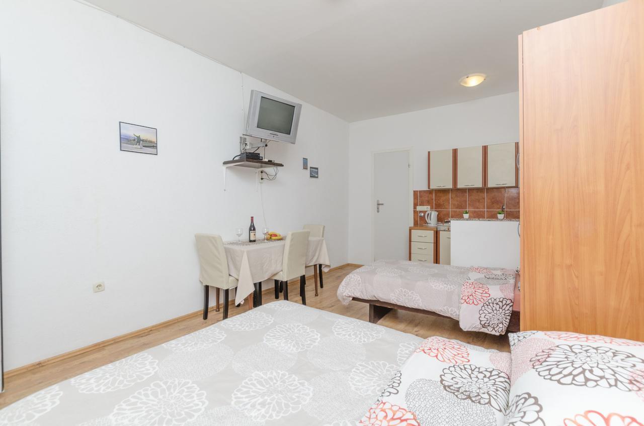 Apartments Ivana 宁 外观 照片